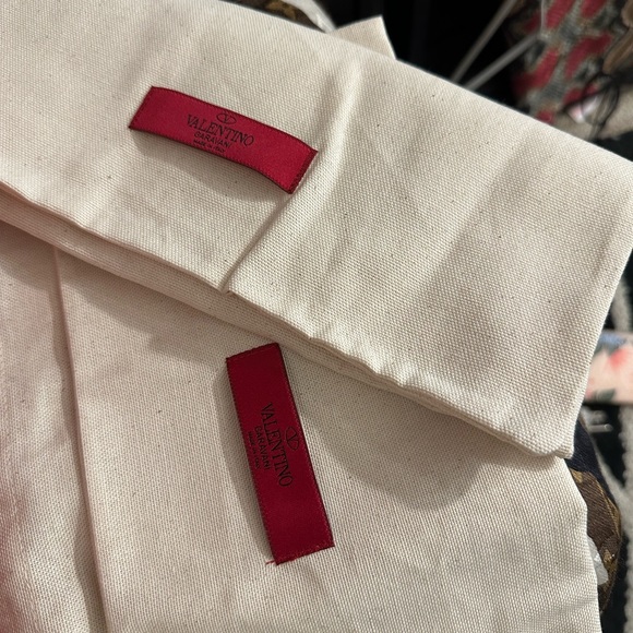 Valentino rockstud nude heels - Picture 2 of 11